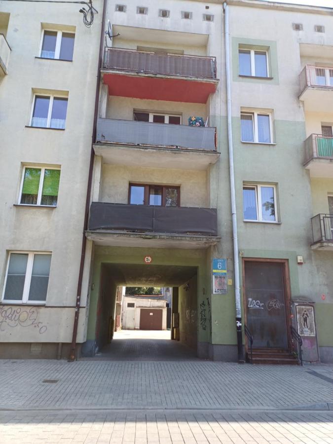 Ommpbooking Wspolna Lazienka Čenstochová Exteriér fotografie